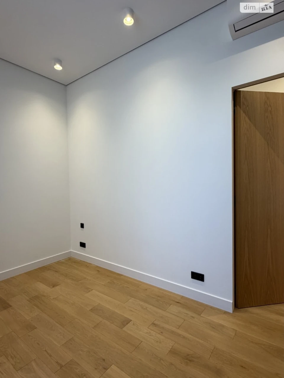 Long-Term Rental Apartment, Holosiiv