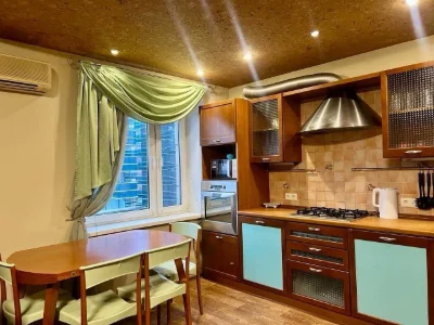 3-кімнатна квартира, Мечникова 18, Печерськ, метро Кловська,