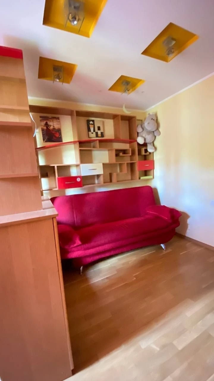 Rent 3-room apartment. Machine-Building 21-A, Shulyavka. + basement