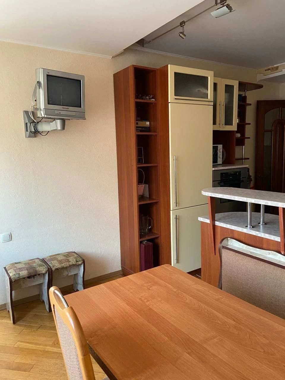 Rent 3-room apartment. Machine-Building 21-A, Shulyavka. + basement