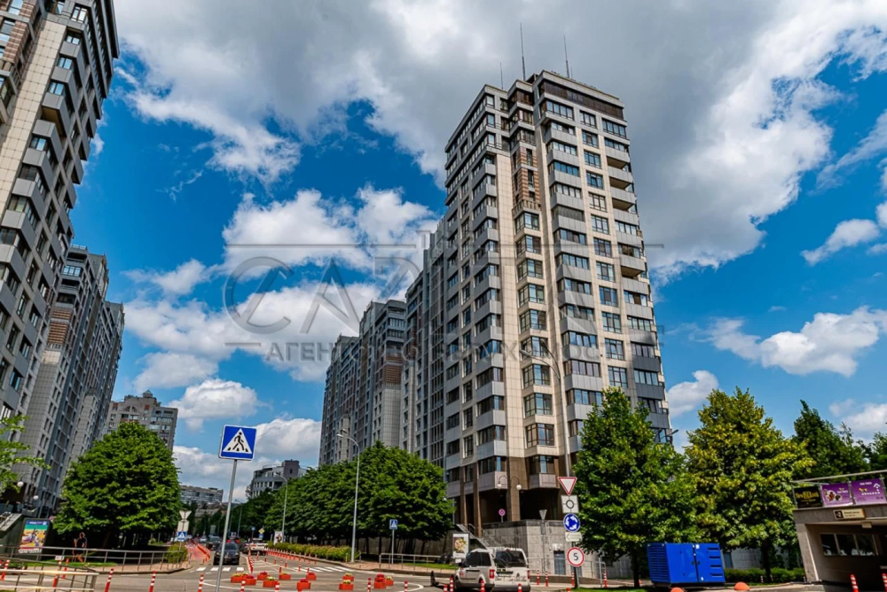 Apartment for Sale, Novopecherski Lipky Residence, Dragomyroh, Verkhovy