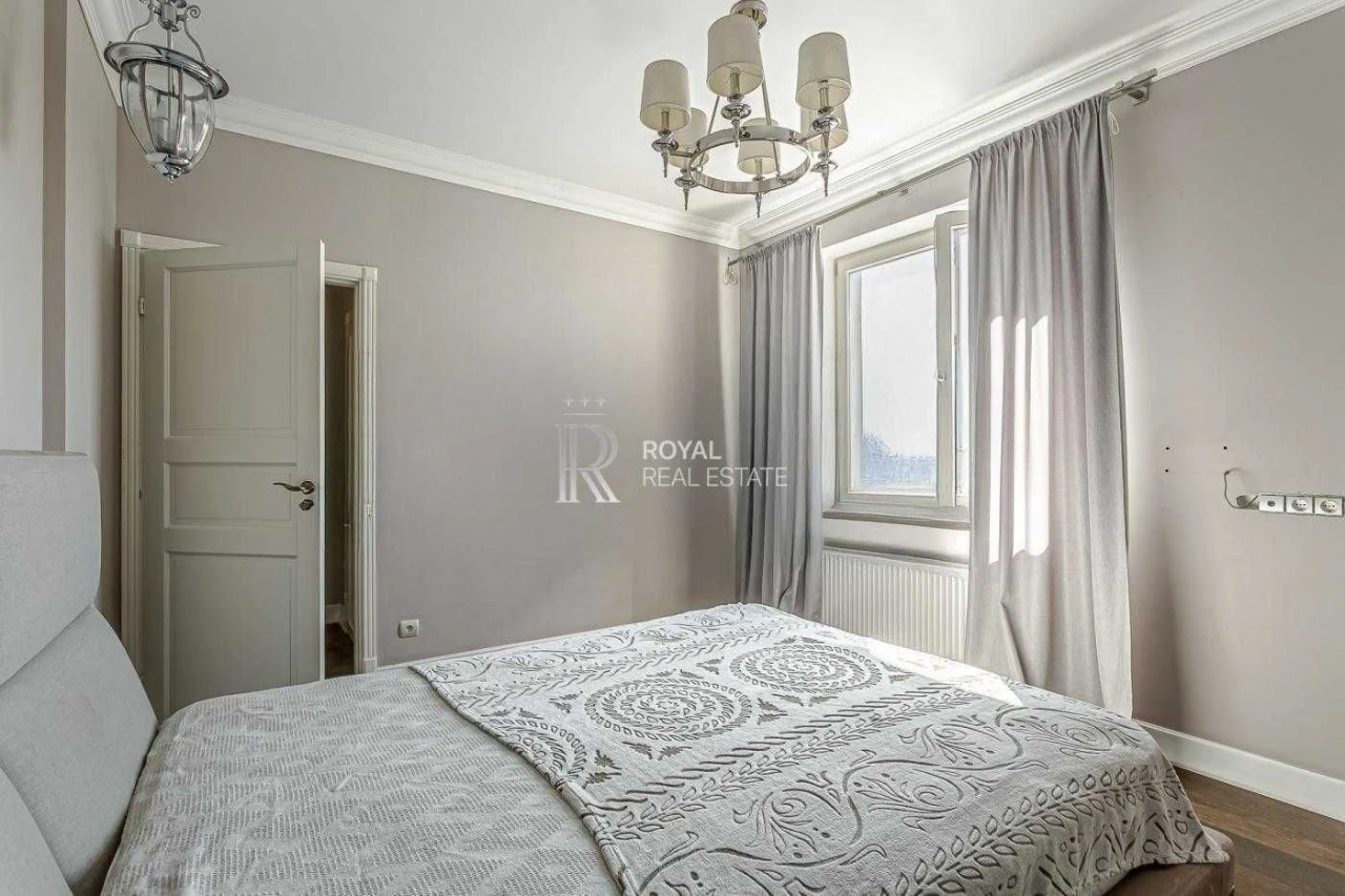 Продаж Квартира 3к 93м2  вул. Гонти Івана, поруч з Сірецьким