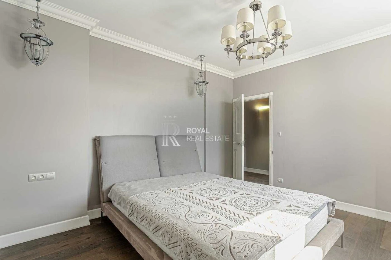 Продаж Квартира 3к 93м2  вул. Гонти Івана, поруч з Сірецьким