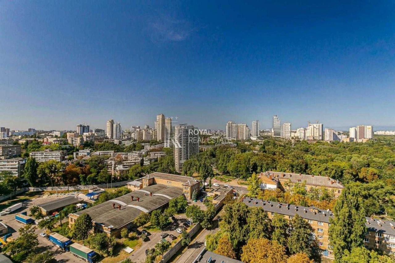Продаж Квартира 3к 93м2  вул. Гонти Івана, поруч з Сірецьким