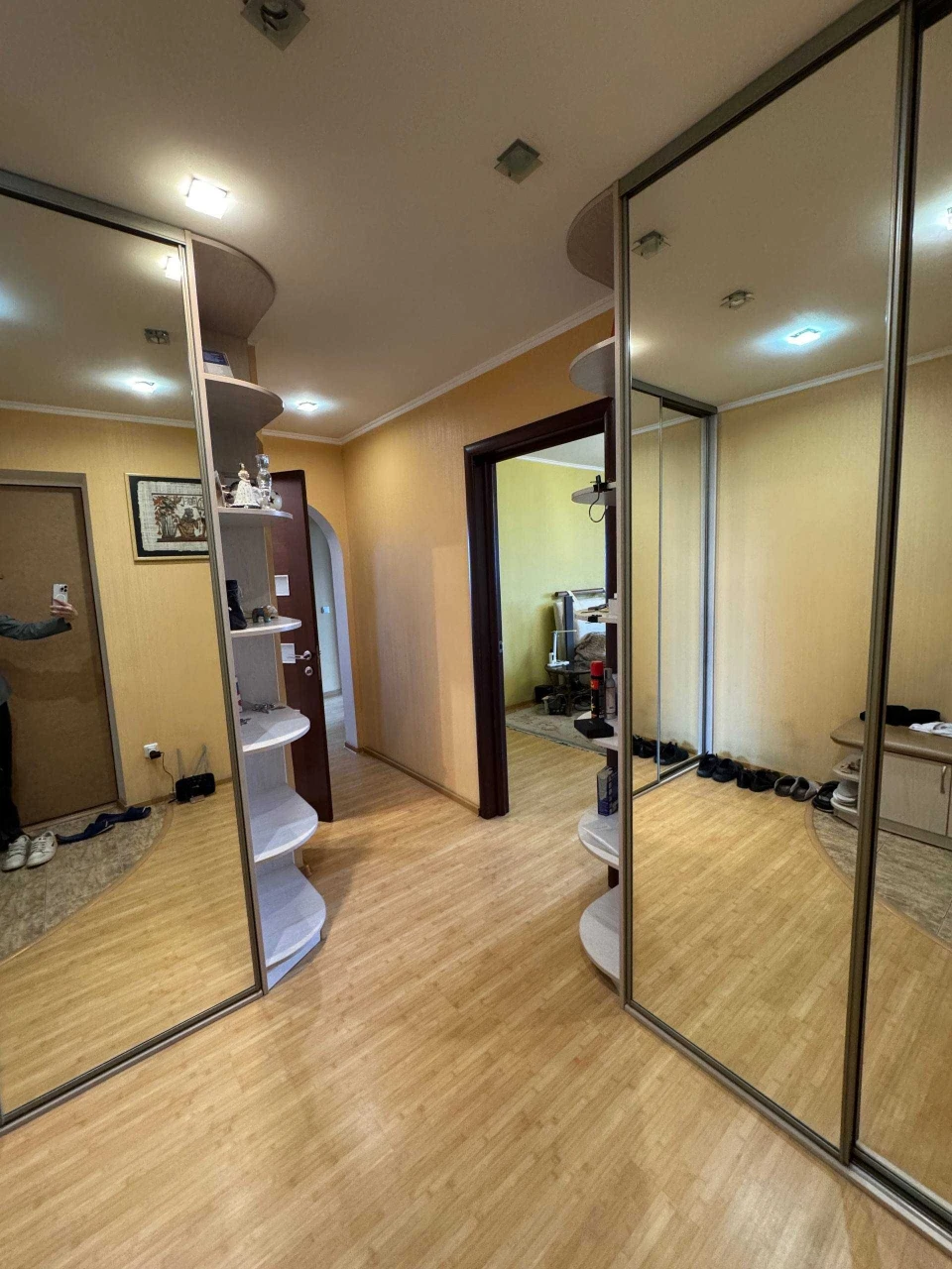 Sale of a 2-bedroom apartment on Darnytska Boulevard, 12