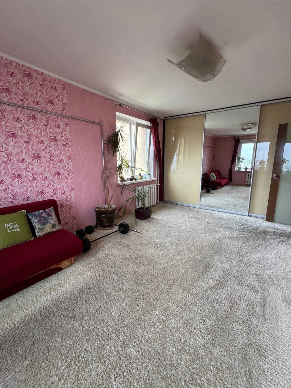Sale of a 2-bedroom apartment on Darnytska Boulevard, 12