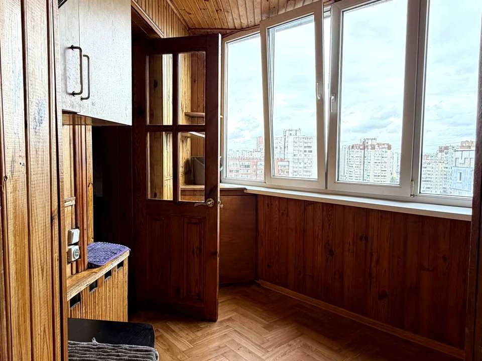 Квартира. Киев, улица Александра Кошица