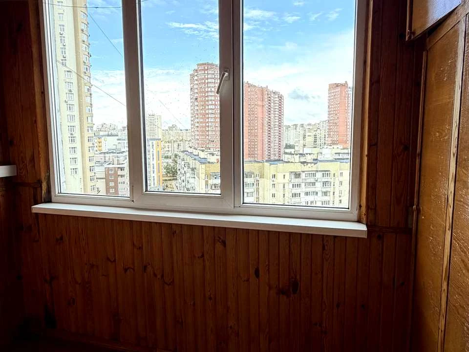 Квартира. Киев, улица Александра Кошица