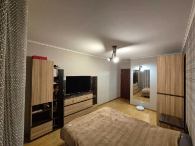 3-комнатная Квартира 132 м.кв. Центр р-он нового Нагорного р