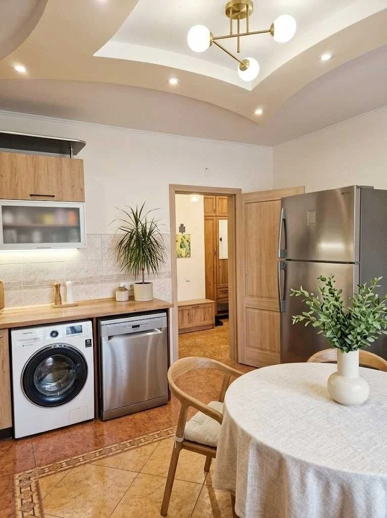Просторная 2-комнатная 75 м² на Тополевой