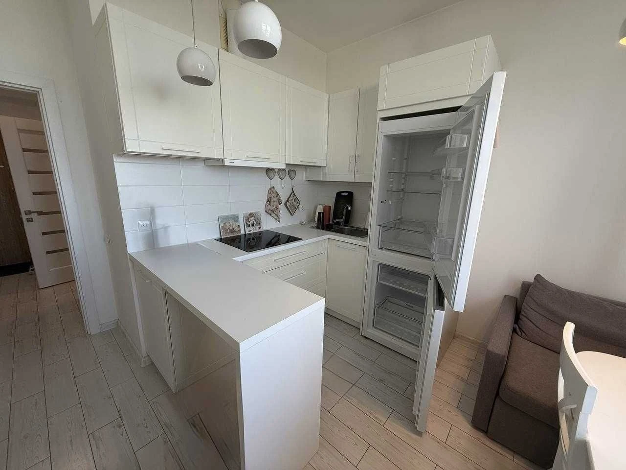 Продажа 1-комнатной квартиры в ЖК "Альтаир-2" с ремонтом и мебелью