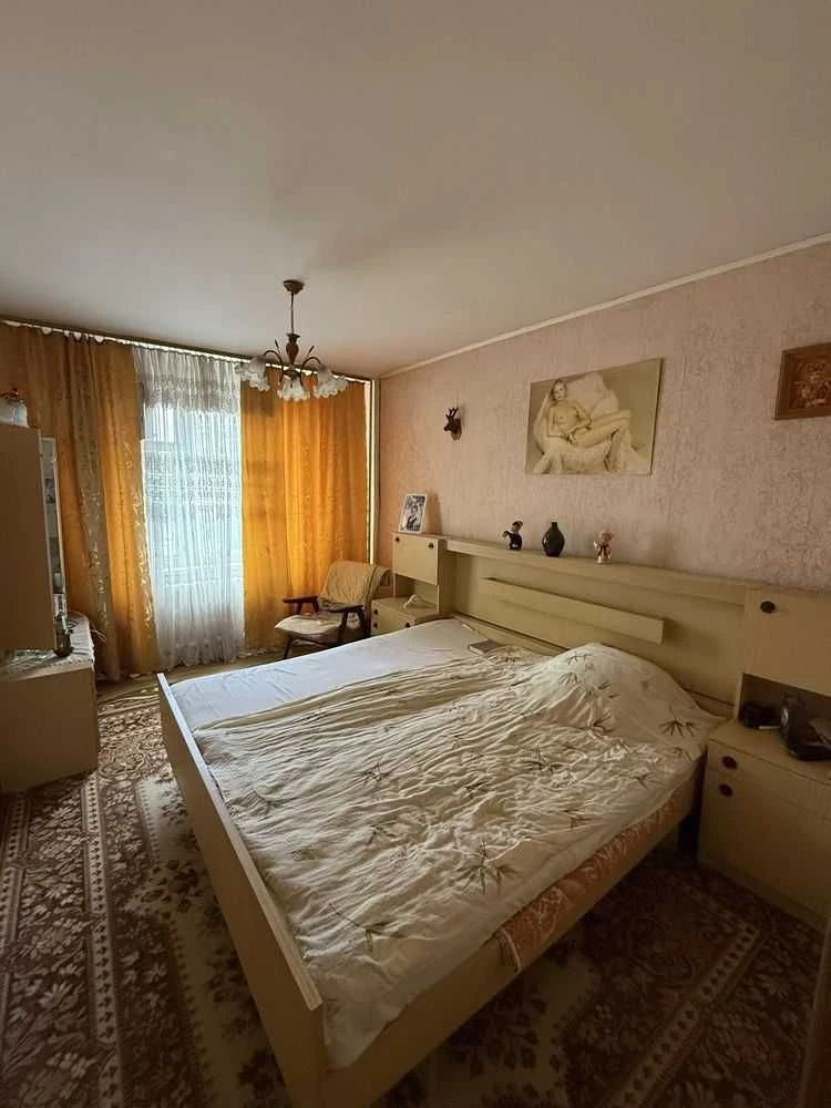 Sale of a 3-bedroom apartment in the Exhibition (Electronics) area