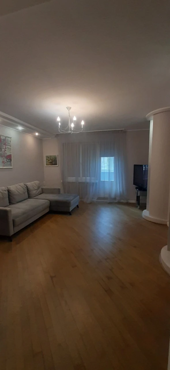 Продажа современной 3-комнатной квартиры в самом центре Чернигова