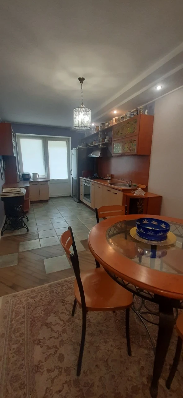 Продажа современной 3-комнатной квартиры в самом центре Чернигова