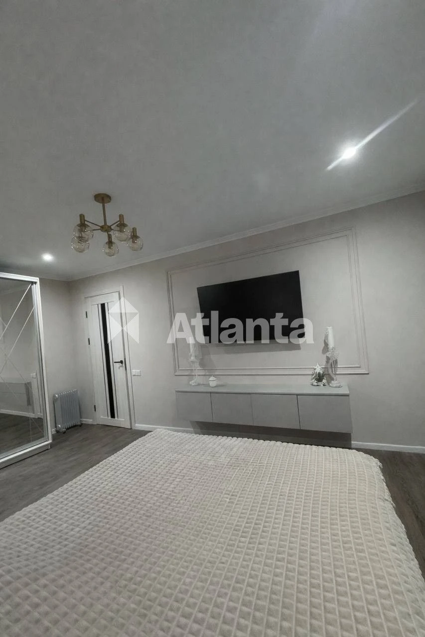 One-bedroom apartment in a development near the "Maidan" shopping center