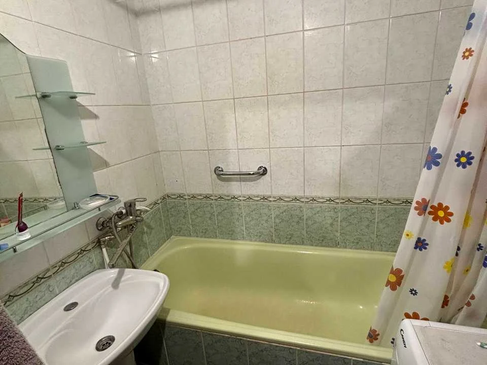 Apartment. Kyiv, Avtozavodska Street.