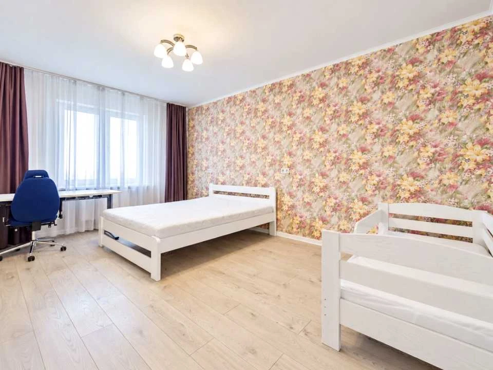 Квартира. Київ, Науки просп.