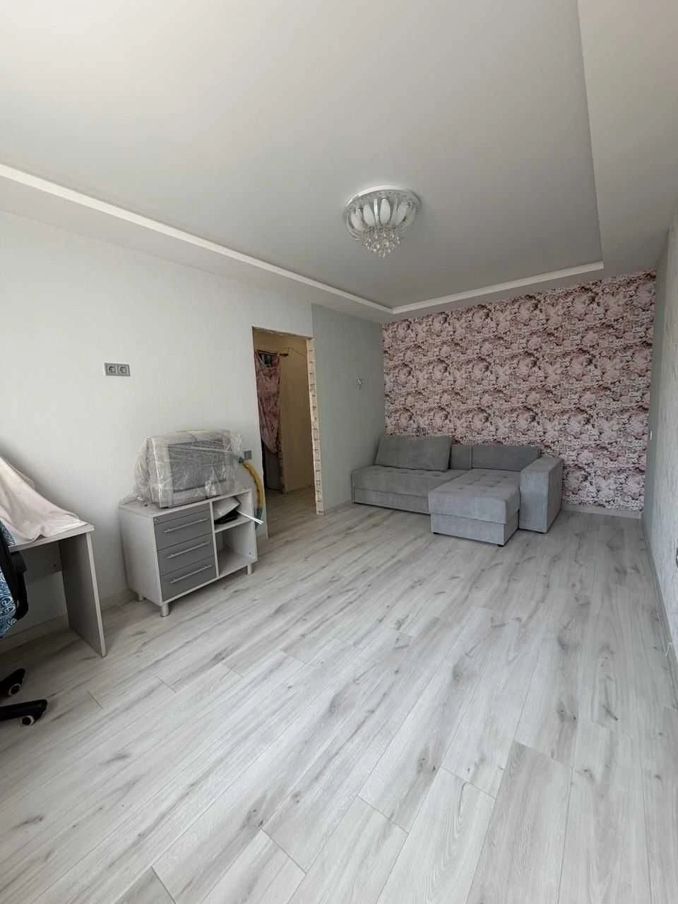 For Sale: 1-Bedroom Apartment in "Raduzhny-2" Residence, New Buildings District