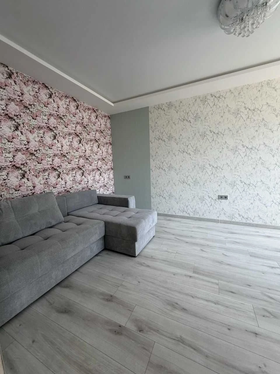 For Sale: 1-Bedroom Apartment in "Raduzhny-2" Residence, New Buildings District
