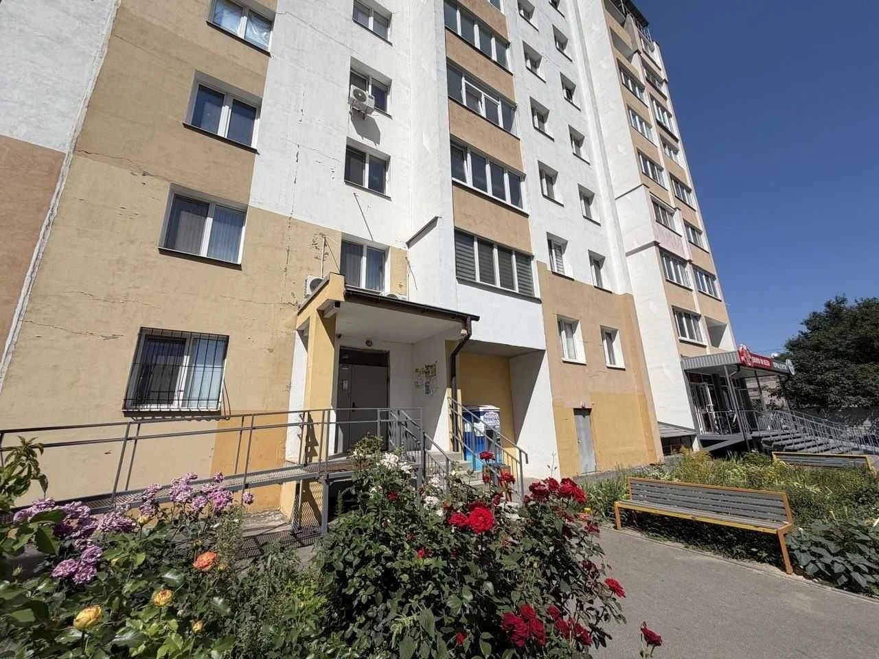 For Sale: 1-Bedroom Apartment in "Raduzhny-2" Residence, New Buildings District