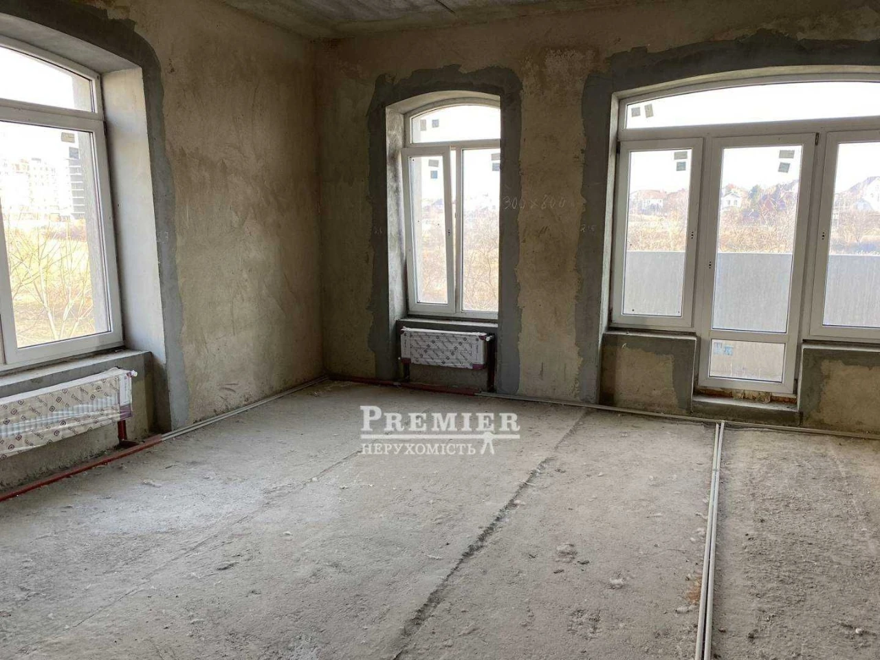 В продаже трехкомнатная квартира, расположенная в закрытом комплексе