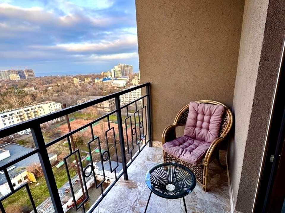 Apartment. Odessa, Genueskaya st.