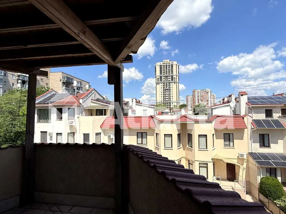 House. Odesa, Pedaohohna вул.