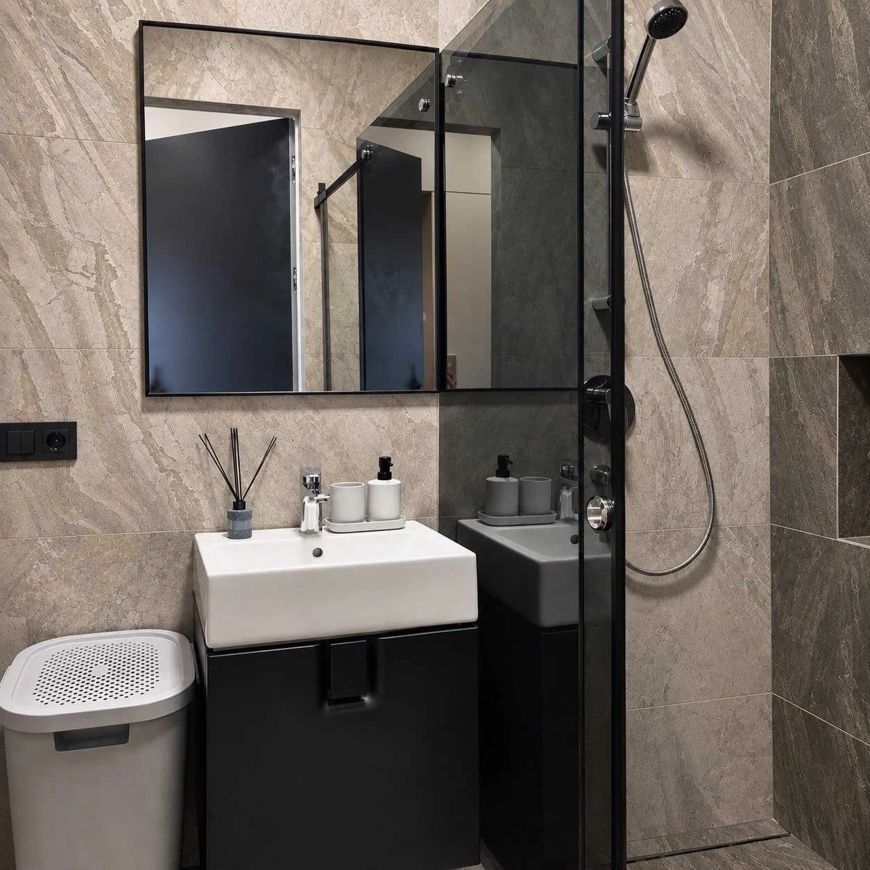 Sale of a 1-bedroom apartment, 37 sq.m., Botanical Garden metro station, 5 minutes.