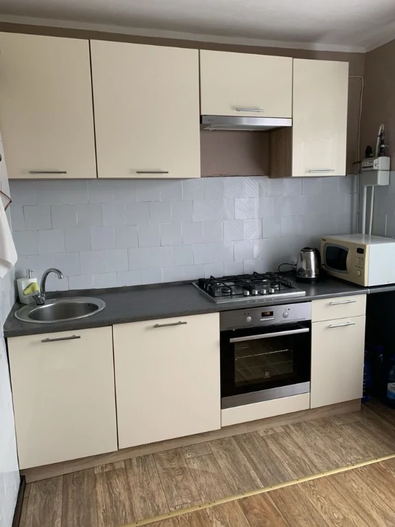 Продам 1 кім квартиру Новомиколаївка