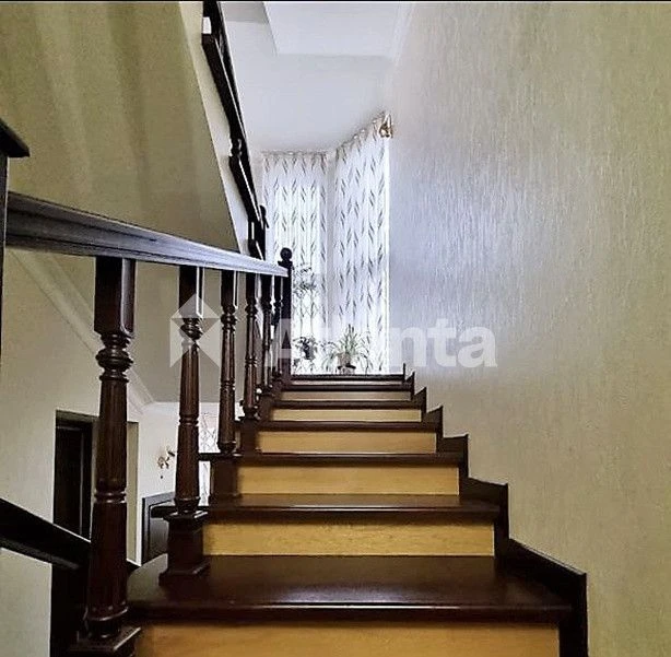 Продається будинок м. Чернівці р-н Кварцу