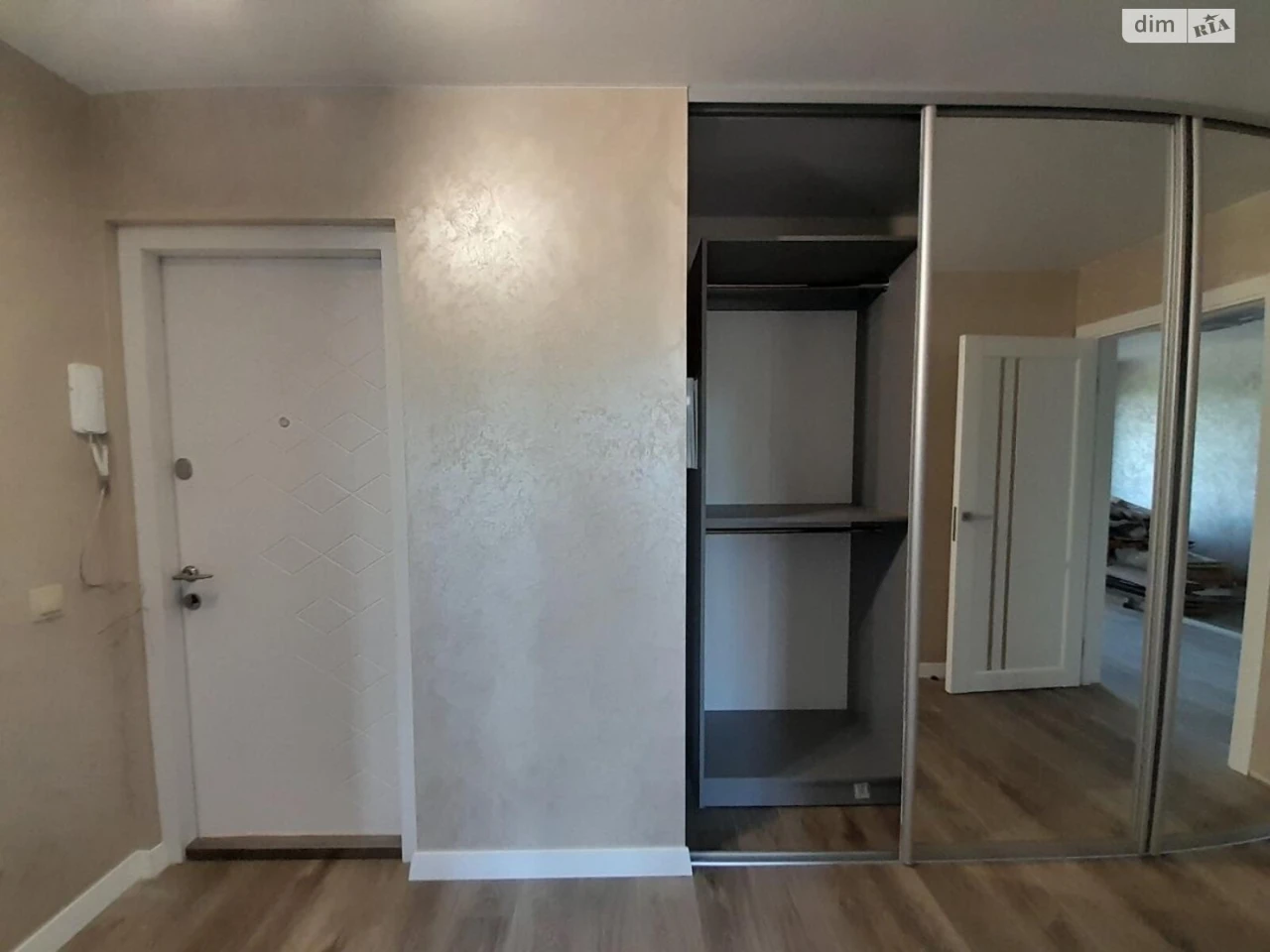Long-Term Rental Apartment on Naukova Street