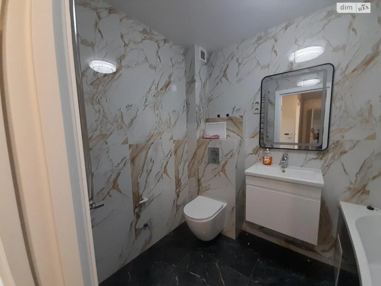 Long-Term Rental Apartment on Naukova Street