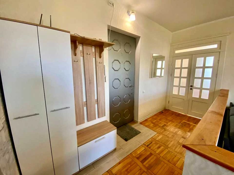 Квартира. Киев, Леоніда Каденюка, проспект