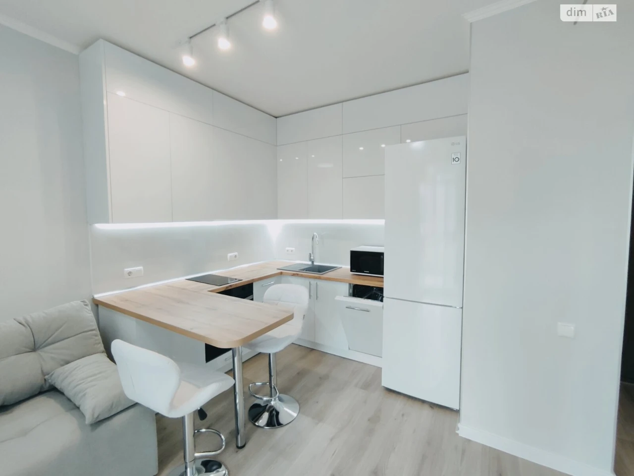 Long-Term Rental Apartment, Теремки-1