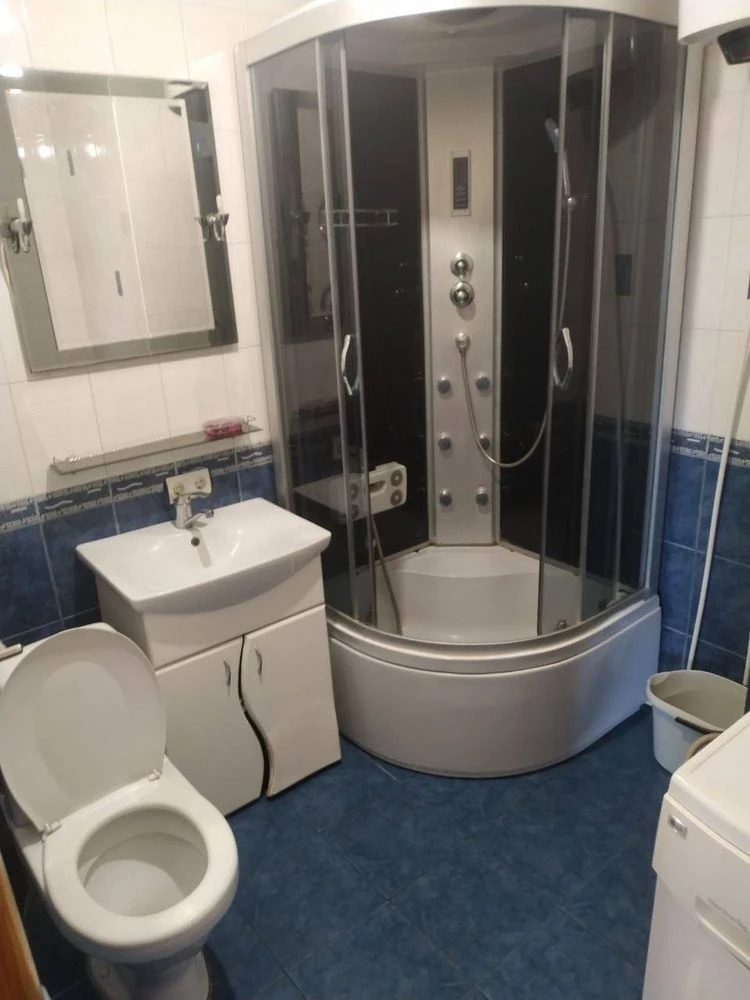 2-room apartment near Akademistche metro – suitable for temporary stay
