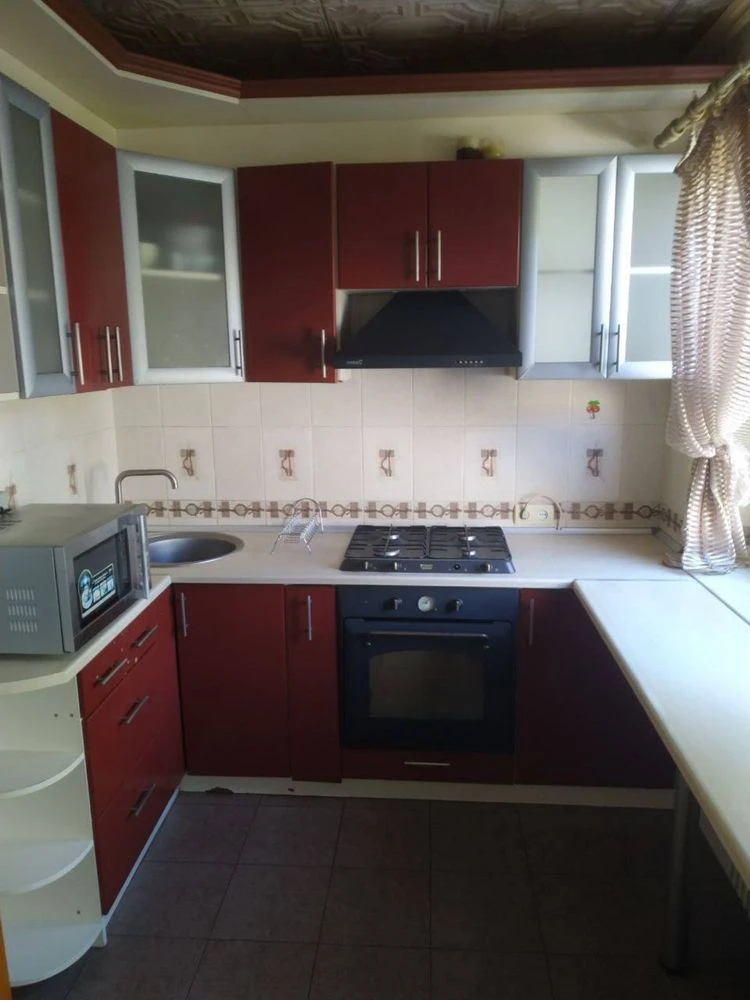 2-room apartment near Akademistche metro – suitable for temporary stay