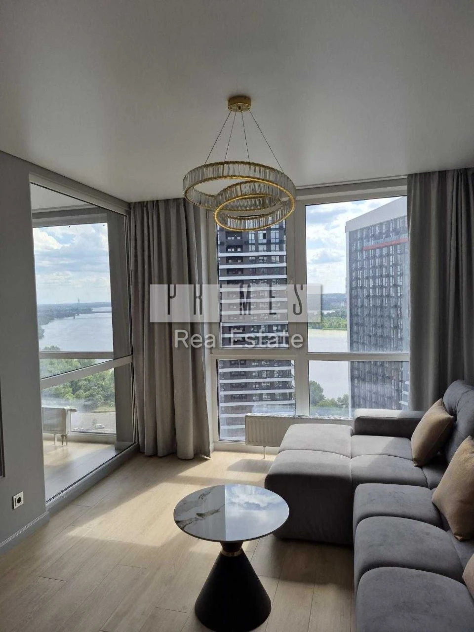 Sale of a view apartment in the "Great" residential complex with renovation