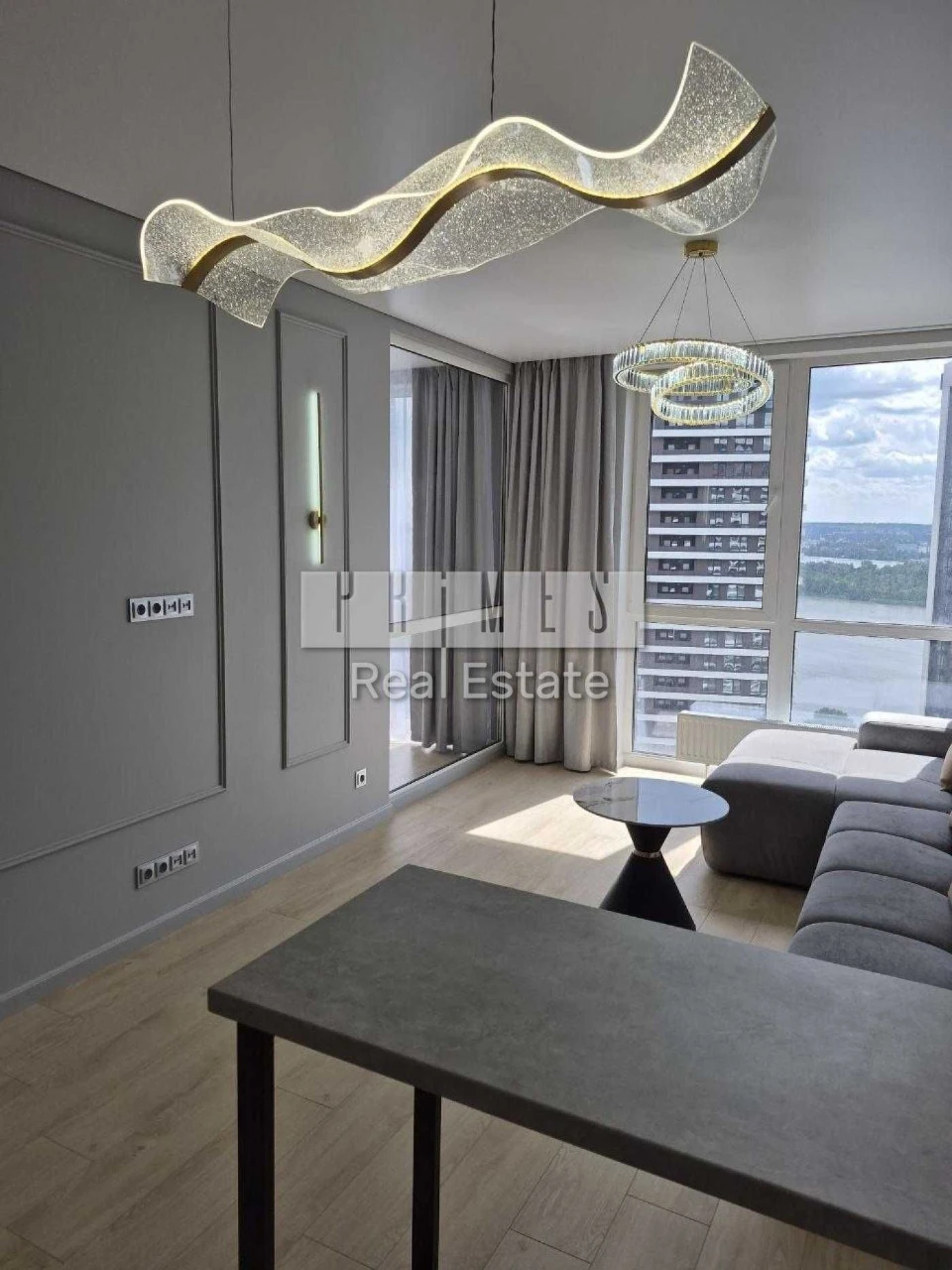 Sale of a view apartment in the "Great" residential complex with renovation