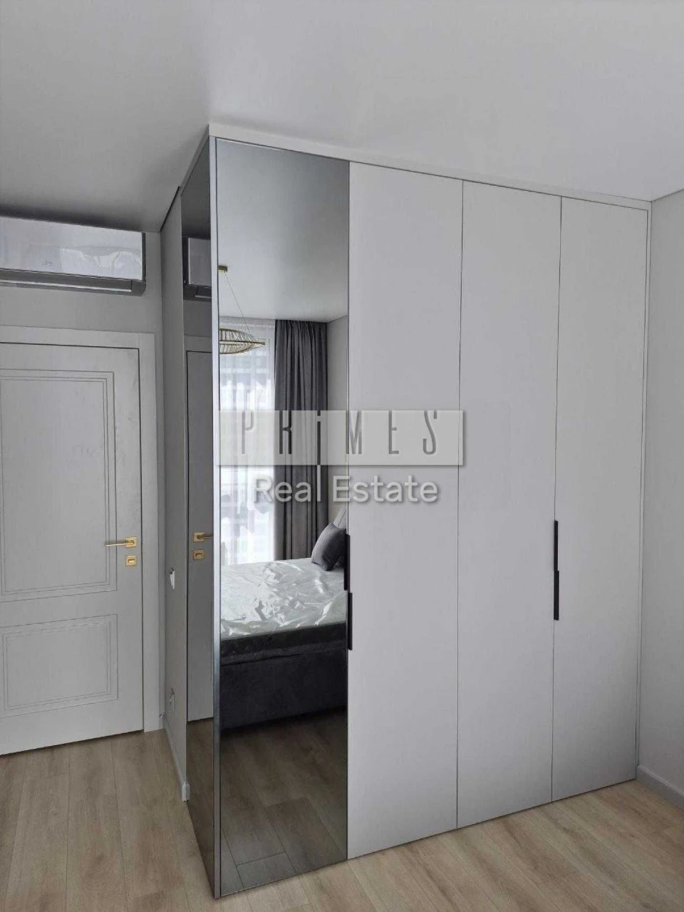 Sale of a view apartment in the "Great" residential complex with renovation