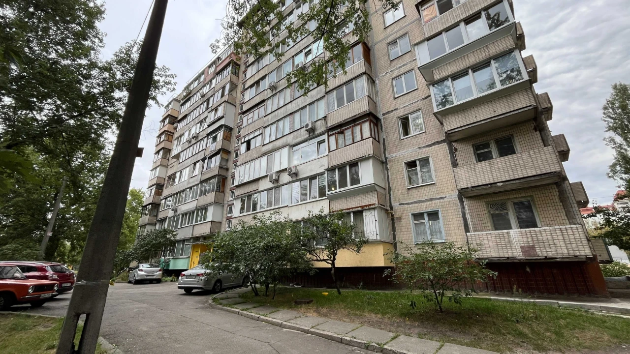 Продаж 1к Квартири Ст.м. ДАРНИЦЯ. 32 кв.м. 4 повер ГАЗ. Без