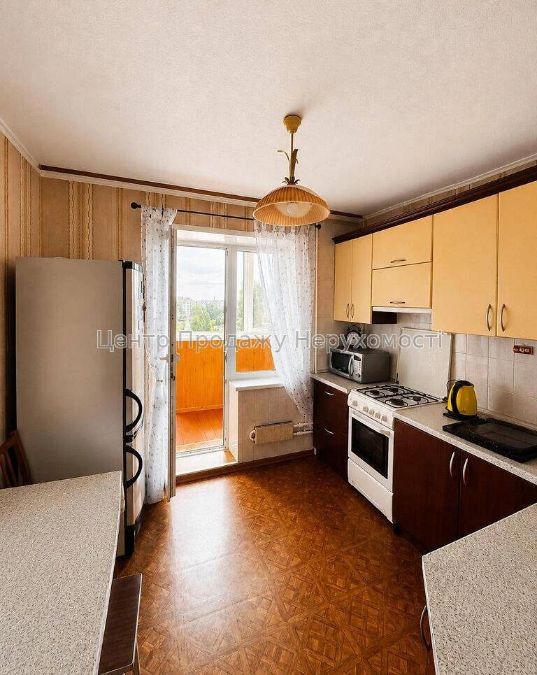 For Sale: 3-room apartment, 7/10 floors, 71.6 m², Kyiv – wonderful