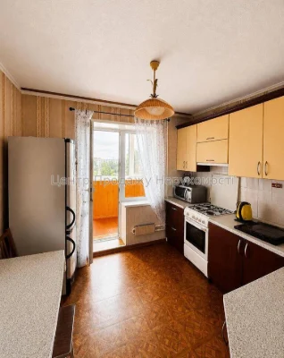 For Sale: 3-room apartment, 7/10 floors, 71.6 m², Kyiv – wonderful