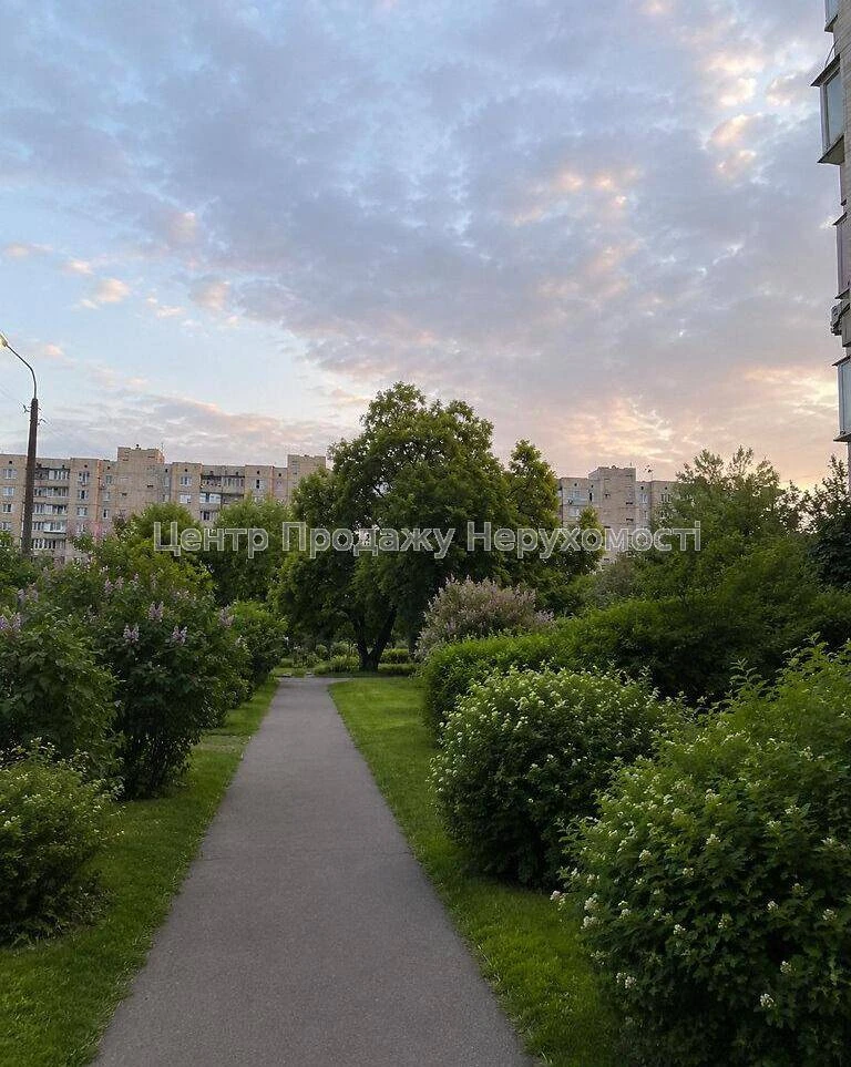 For Sale: 3-room apartment, 7/10 floors, 71.6 m², Kyiv – wonderful