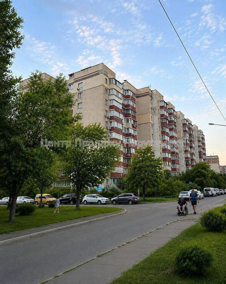 For Sale: 3-room apartment, 7/10 floors, 71.6 m², Kyiv – wonderful