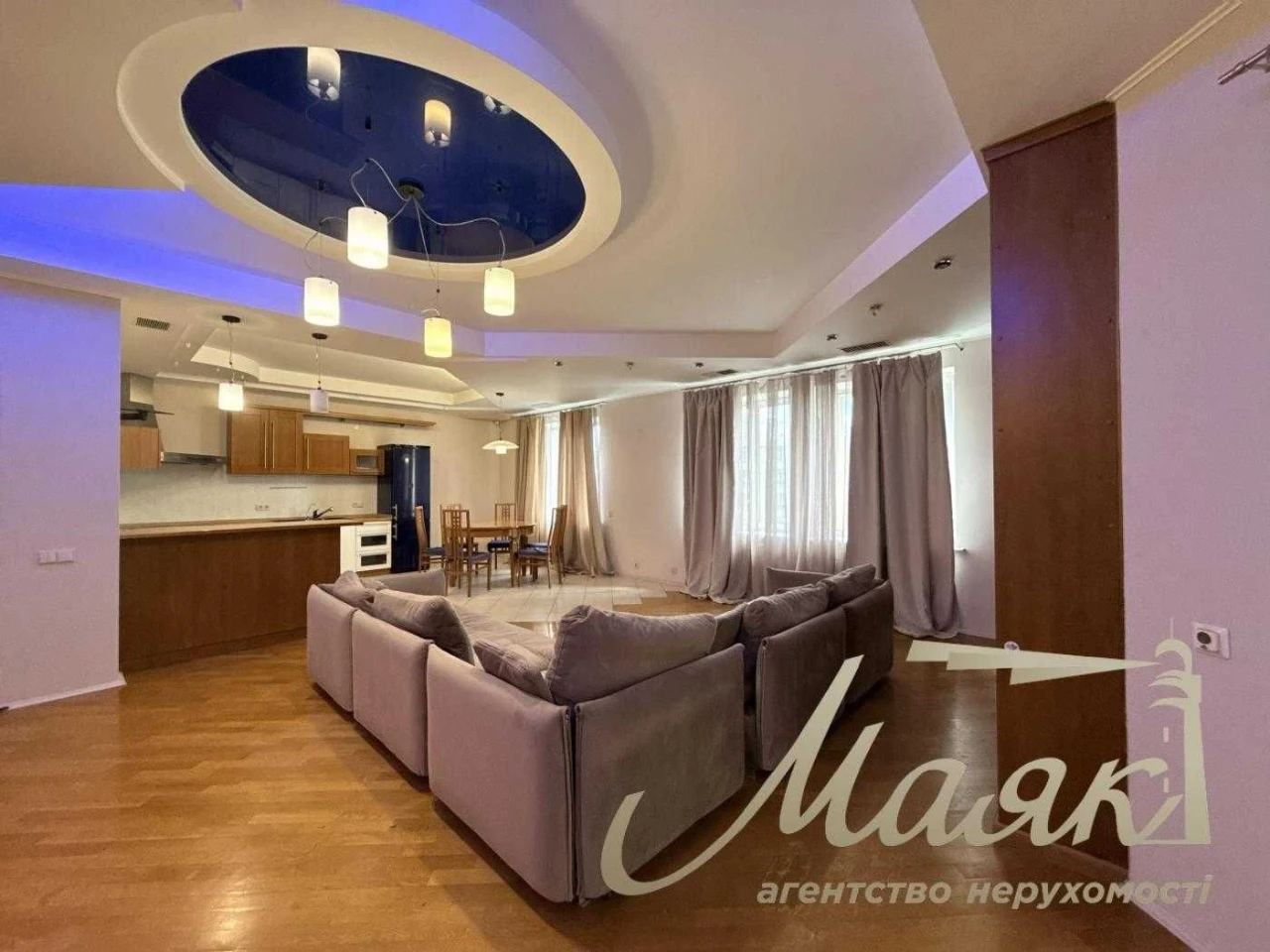Продаж 3-х кімнатної квартири, в центрі Києва з видом на Нов