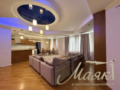Продаж 3-х кімнатної квартири, в центрі Києва з видом на Нов