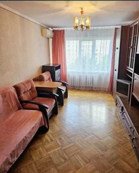 3. Продам трехкомнатную квартиру на Черемушках