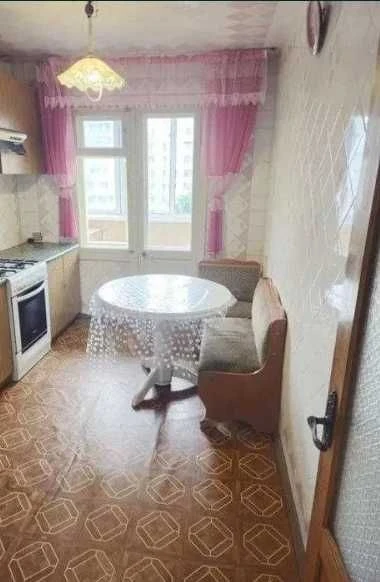 3. Продам трехкомнатную квартиру на Черемушках