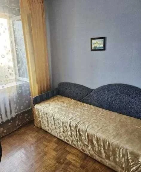 3. Продам трехкомнатную квартиру на Черемушках