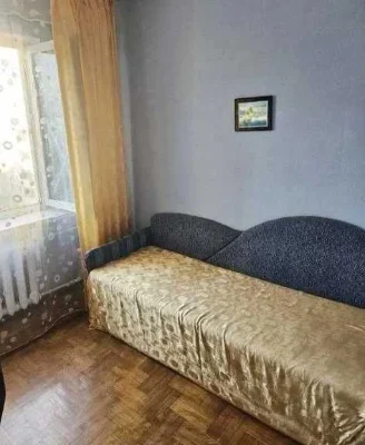 3. Продам трехкомнатную квартиру на Черемушках